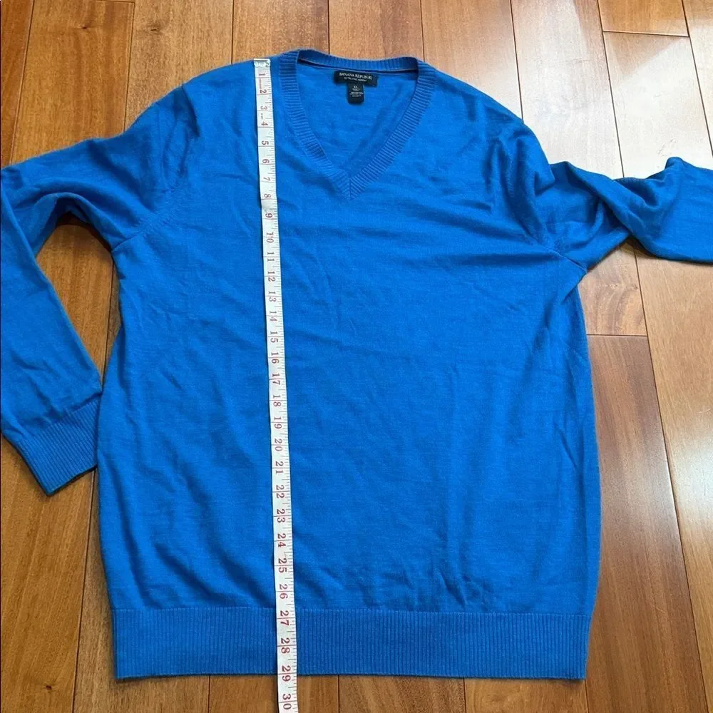 Banana Republic Men's Bright Blue V-Neck Extra Fine Merino‎ Wool Sweater Size XL
